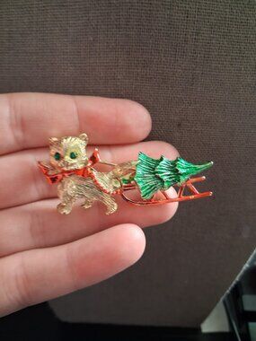 Beatrix Christmas Cat brooch